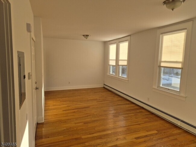 Photo - 110 Willow Ave Unit B