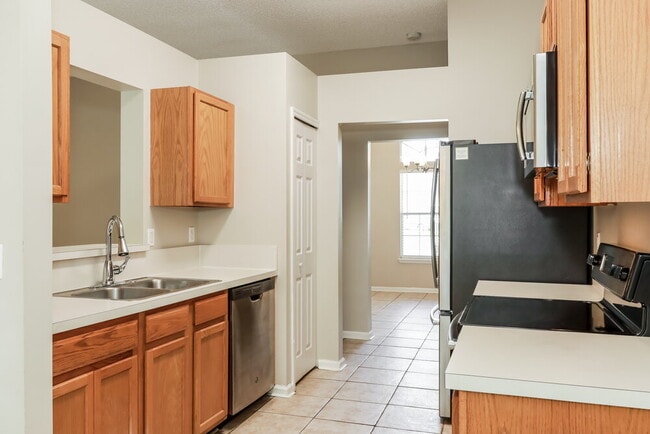 Photo - 7811 Invermere Blvd N