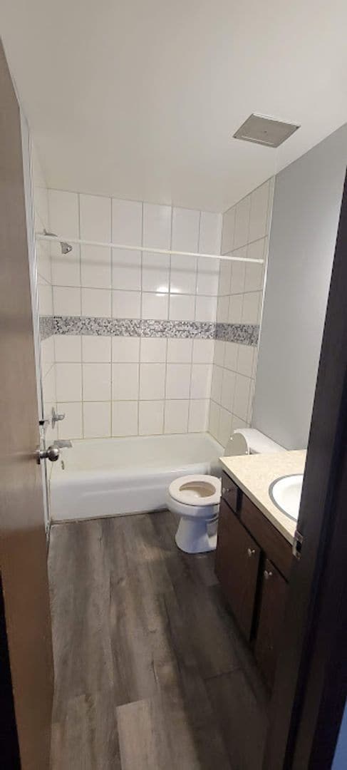 Photo - 729 Ottawa Ave