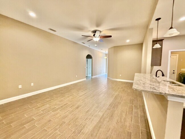 Photo - 131 Fetting Ave