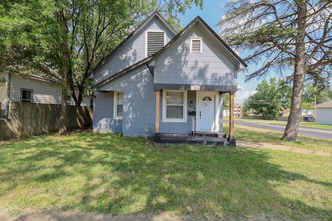 Building Photo - Newly Renovated | 2 Bed | 1 Bath | Bartles... Rental