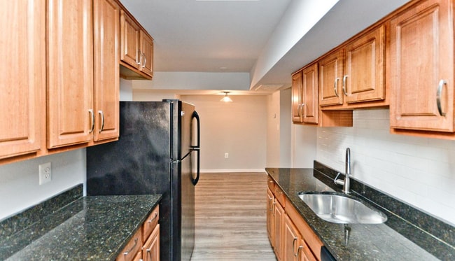 Building Photo - Spacious and Convenient 2-Bedroom Condo in... Unit 201
