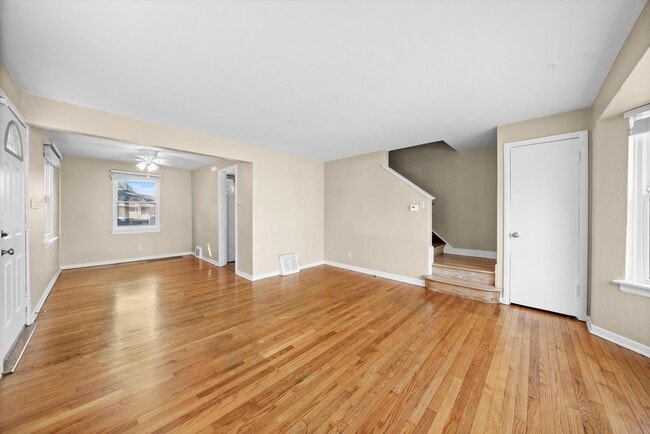 Photo - 1380 Wentworth Ave