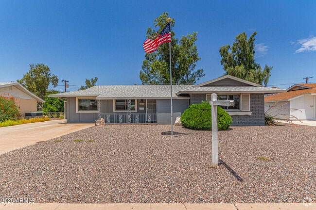 Building Photo - 12640 N Pebble Beach Dr Rental