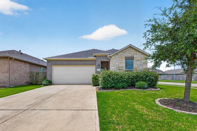 Building Photo - 19031 Fulvetta Haven Way