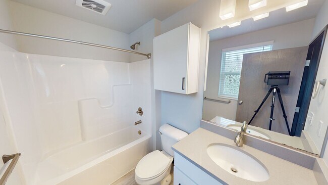 Photo - 2801 Oakland St Unit 103