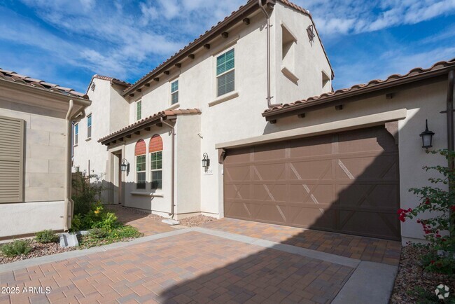 Building Photo - 1914 W Yellowstone Way Rental