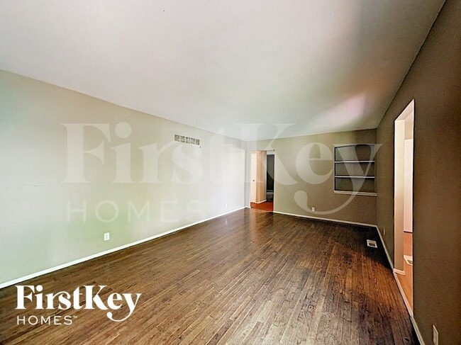 Photo - 3558 Whispering Woods Dr