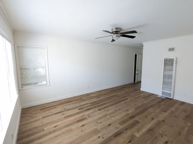 Photo - 1320 N Martel Ave Unidad 7