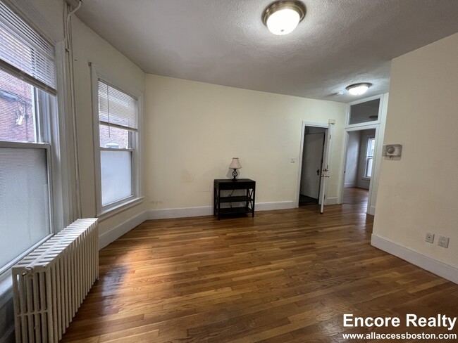 Photo - 35A Harvard St Unit #1