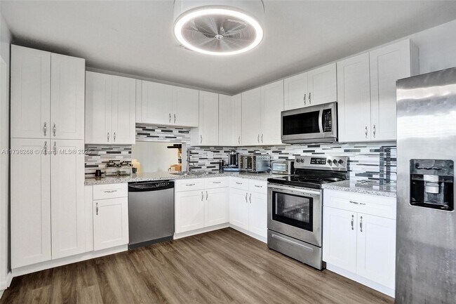 Photo - 1233 Hampton Blvd