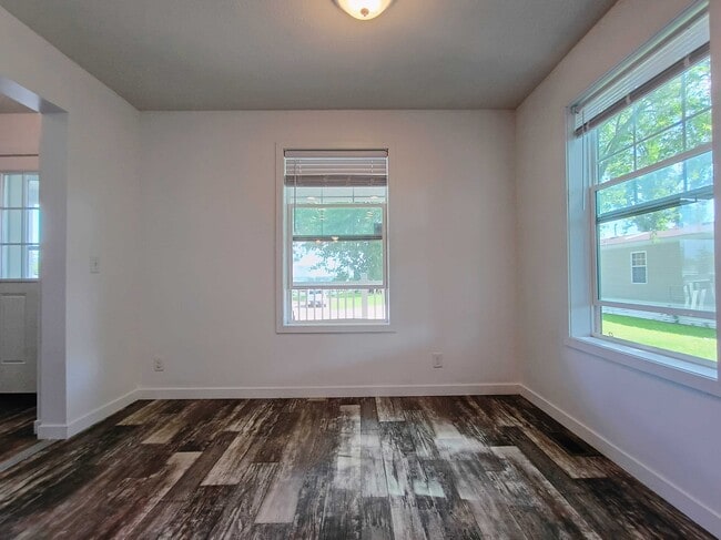 Photo - 2005 Falcon Terrace NW