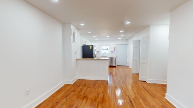 Photo - Recently Renovated Stunning Two Bedroom/Three & a Half Bathroom for Rent