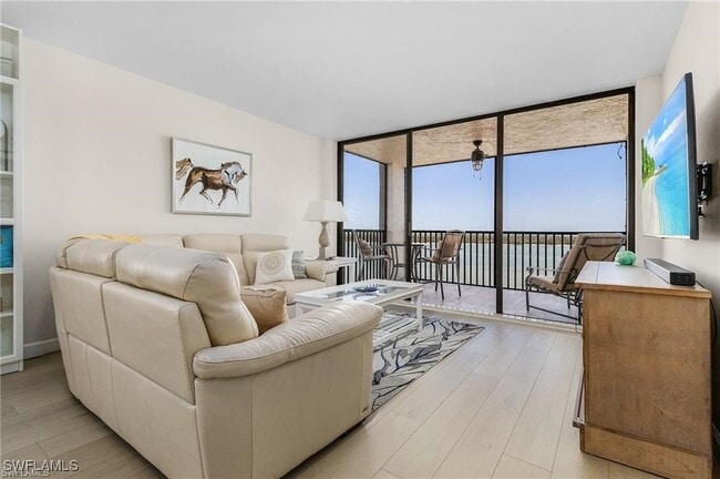 Photo - 8400 Estero Blvd Unidad 501