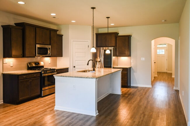 163 Kingswood Dr