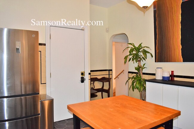Photo - 368 Thayer St Unit 3