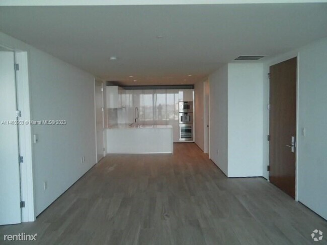 Building Photo - 2 br, 2.5 bath Condo - 10203 Collins Ave U... Unit 905