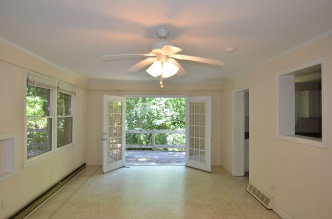 Photo - Three Bedroom Home Near UNC