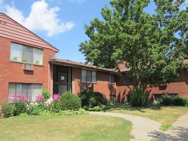 Grecian Gardens Apartments For Rent In Rochester Ny Forrent Grecian Gardens Apartments