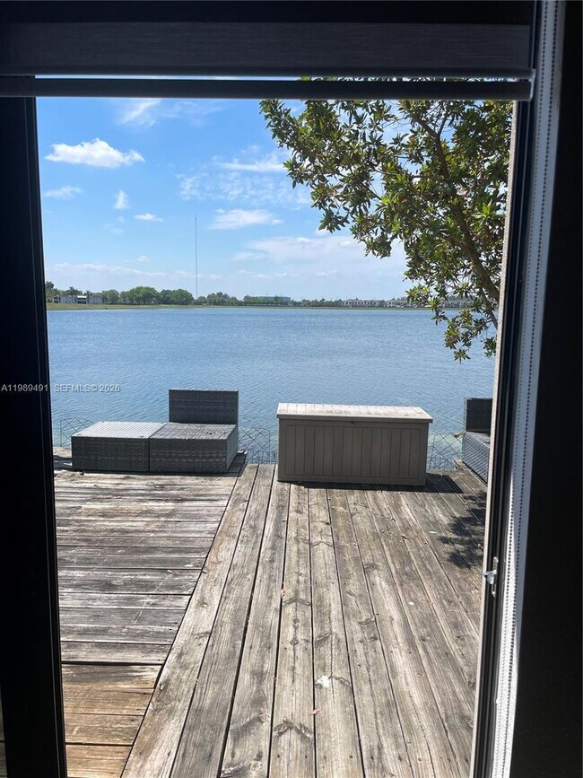 Photo - 20548 NE 5th Pl