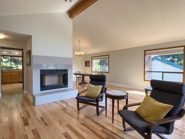 Photo - Spacious 3 Bedroom Cul-De-Sac Home in Cedar Mill with Easy Access to Nike, Intel, and St. Vincent