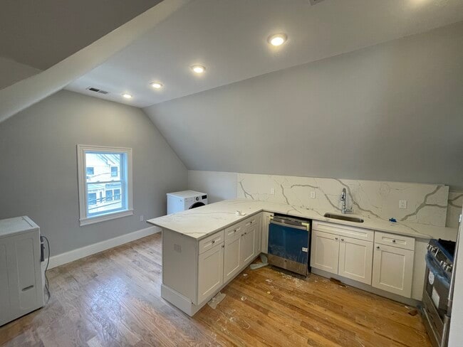 Photo - 158 Morrison Ave