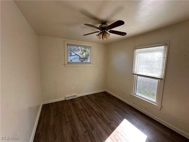 Photo - 288 Dickey Ave NW