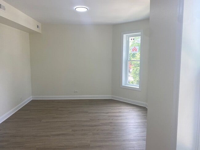 Photo - 7037 S Elizabeth St Unidad 2