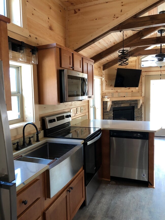 Photo - 1566 Old Mill Rd