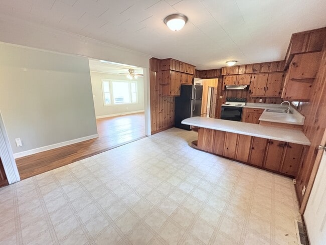 Photo - 650 Berkeley Dr