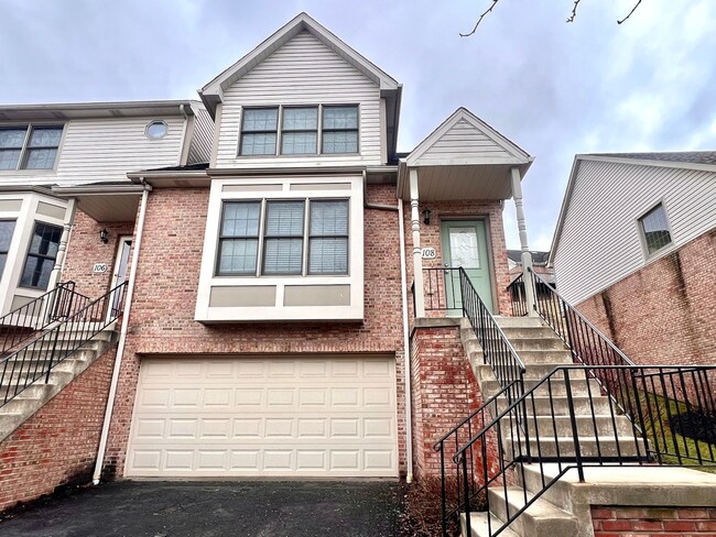 Photo - Beautiful Townhome - 3 bedroom 2.5 bath - Must see!