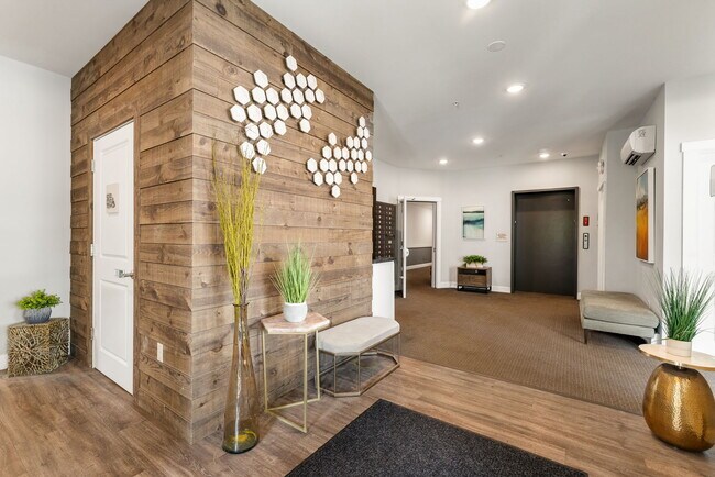 Lobby - Casavant Overlook