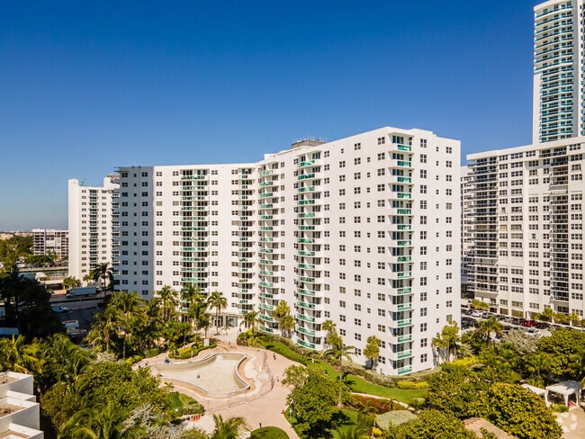 Residences on Hollywood