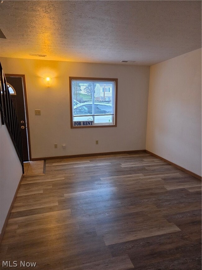 Photo - 240 Lilac Pl