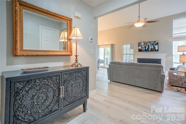 Building Photo - 20105 Henderson Rd Unit E