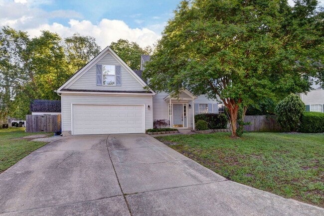 Building Photo - Nicely Updated on Quiet Cul-de-Sac