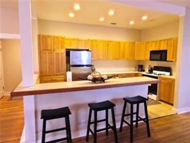 Photo - Available: Updated, spacious Tarrytown 4 bed / 4 bath, furnished or unfurnished