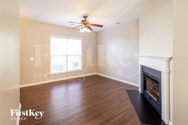 Photo - 216 Pimpernel St