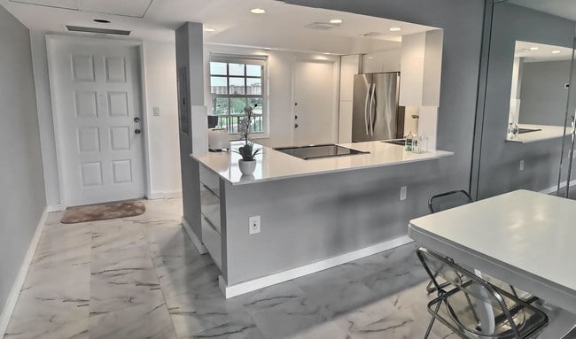 Photo - 3050 N Palm Aire Dr Unit 6