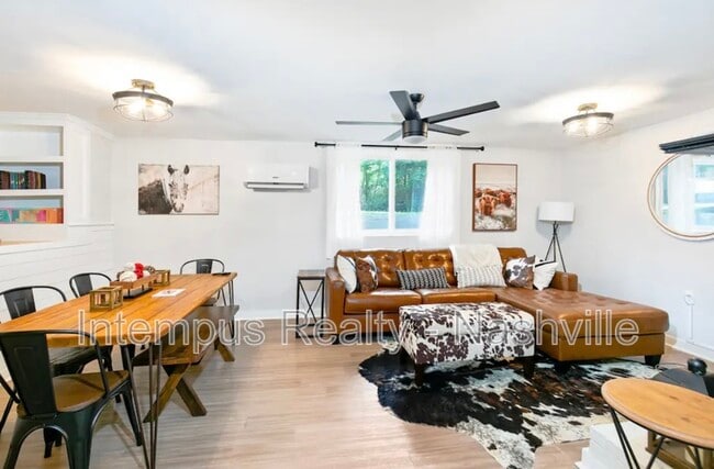 Photo - 840 Lemont Dr