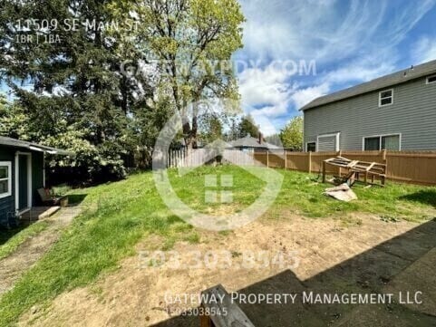 Photo - 11509 SE Main St
