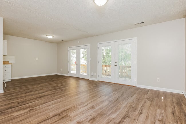 Photo - 512 Old Fort Dr