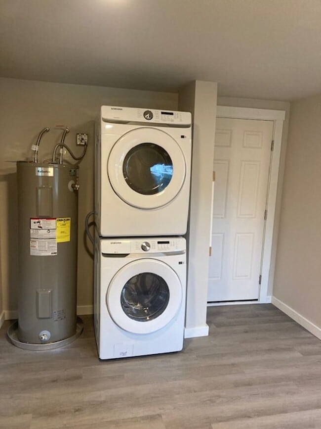 Photo - 727 Talbot Rd SE Unit #3