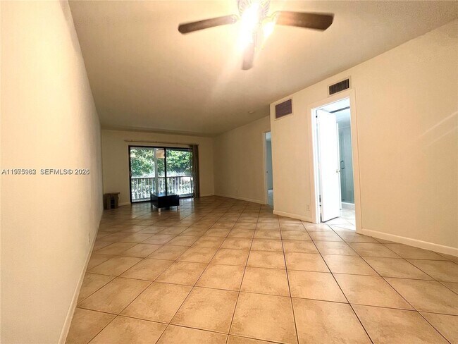 3115 Oakland Shores Dr Unidad E208