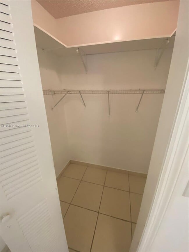 Photo - 452 SW 10th St Unit 5