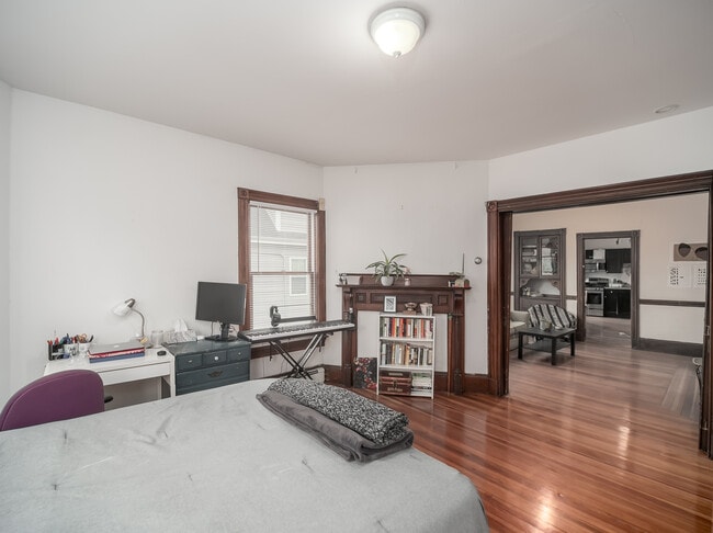 Photo - 318 Beacon St