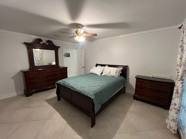 5 Deerfoot Ct