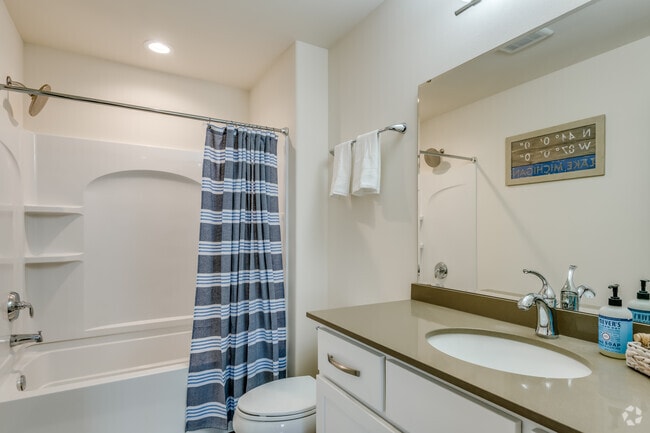 2 BR, 2 BA - 1,144SF