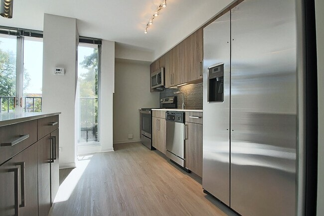 Photo - 898 S Ashland Ave