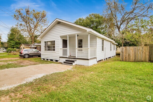 Building Photo - 2113 Hathcox St Rental